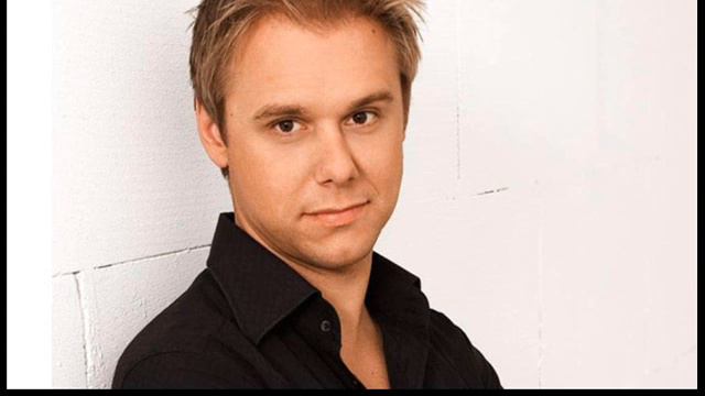 Paolo Mojo VS. Keren Overton - Loving In 1983 (Eldad Weiss VS. Armin Van Buuren Mashup) смотреть онлайн