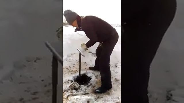 Бурим скважину зимой вручную! 9 метров. Печь Веснина. смотреть онлайн