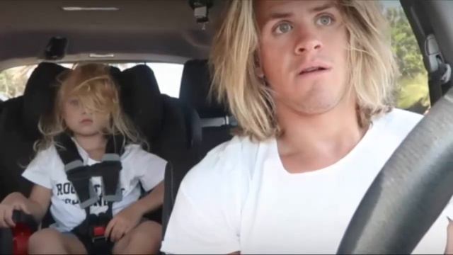 Мать не догадывалась, что ее дочка делает в машине с отчимом. смотреть онлайн