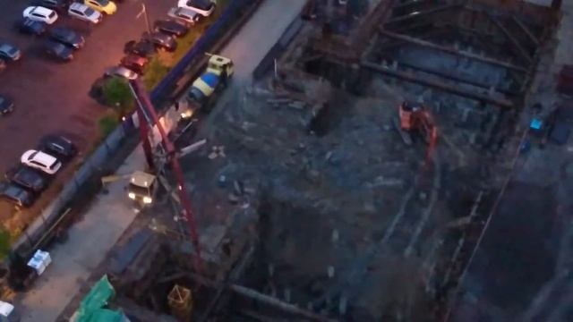 Стройка "Дом на космонавтов" 18.05.2018 работы после 22 смотреть онлайн