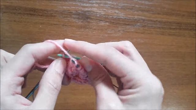 Уроки вязания спицами. Косы из 4-х петель по кругу. смотреть онлайн