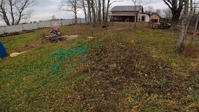 ВОРИШКА ПОПАЛСЯ ! Грядок больше нет ! Аккумуляторная болгарка. [Жизнь в деревне] смотреть онлайн