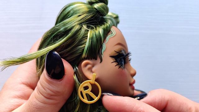 Обзор и распаковка куклы Rainbow High 5 серии Оливия Вудс Olivia Woods смотреть онлайн