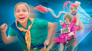 МАМА ДЛИННЫЕ НОГИ и СТРАШНАЯ УЧИЛКА 3D на ПЕНСИИ! КСЮША СТАЛА СКАУТОМ!