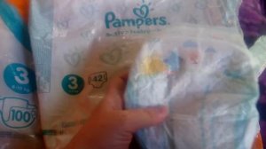 Подгузники и влажные салфетки фирмы Pampers