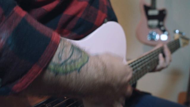 Fender Squier FSR Affinity Telecaster In Shell Pink - Can You Play Metal On A Budget Tele?! смотреть онлайн