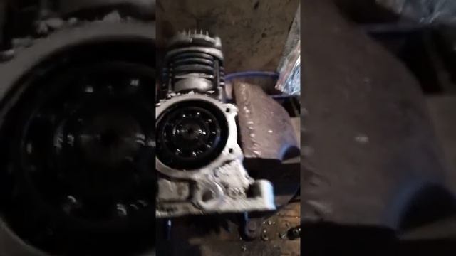 устранение течи масла в компрессоре д 245.12с. ЗИЛ 45085. смотреть онлайн