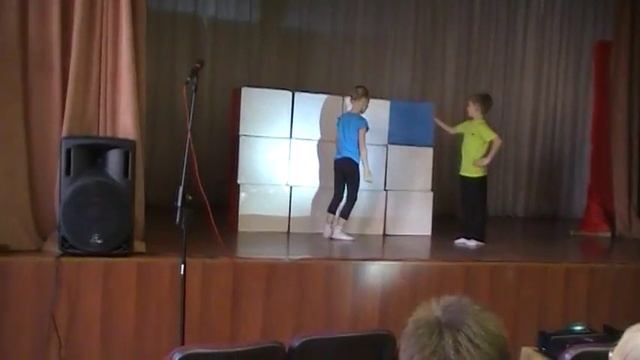 Танец с кубиками смотреть онлайн