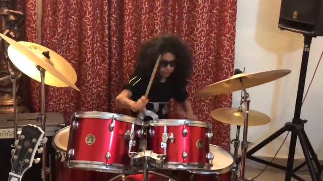 Hotel California: Drums play along at 9 Yr смотреть онлайн