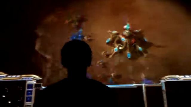 Poppin Fresh -playing starcraft on the big screen смотреть онлайн