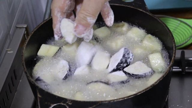 САЛАТ С ХРУСТЯЩИМ БАКЛАЖАНОМ! смотреть онлайн