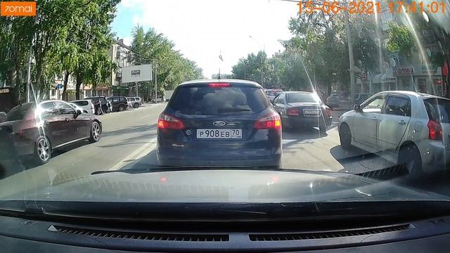 В Новосибирске без номеров можно и по встречке. #новосибирск смотреть онлайн