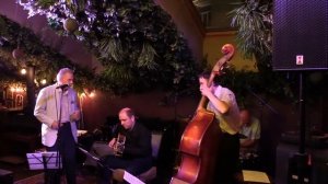 ДЖАЗ: ГИТАРИСТ АЛЕКСЕЙ КУЗНЕЦОВ, вокальный номер.