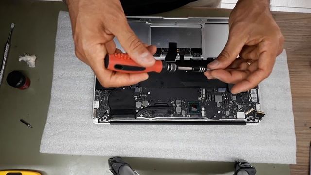 Macbook Air A1369 3 Beeps Cliente Adriana - Florianópolis - SC смотреть онлайн