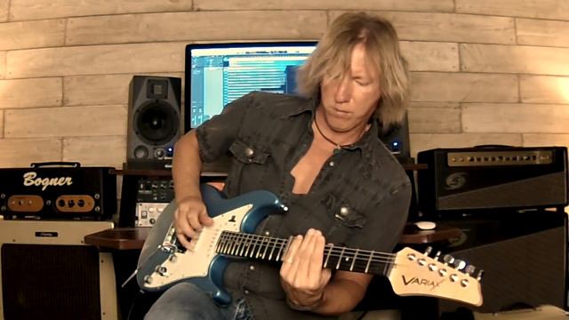 Robbie Calvo - Line 6 - JTV 69 Variax & Helix смотреть онлайн