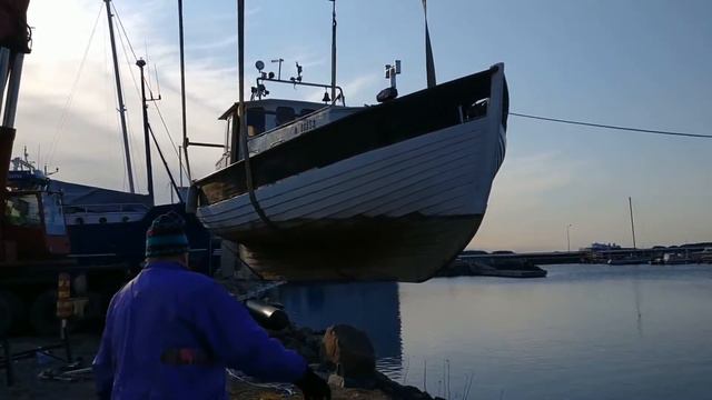 Рыбалка в Хельсинки.Сброс корабля! В море. 18 апреля 2020г. смотреть онлайн