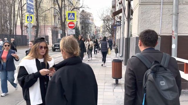 HDR 4K Прогулка по Москве, Патриаршие пруды. смотреть онлайн