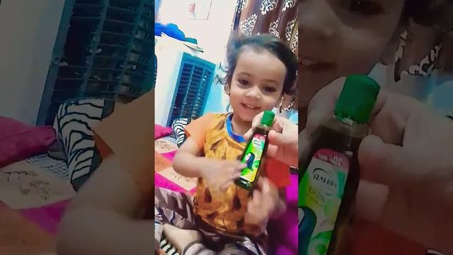 Cute pari doing hair oil ad #nihar #pari #chocolate смотреть онлайн