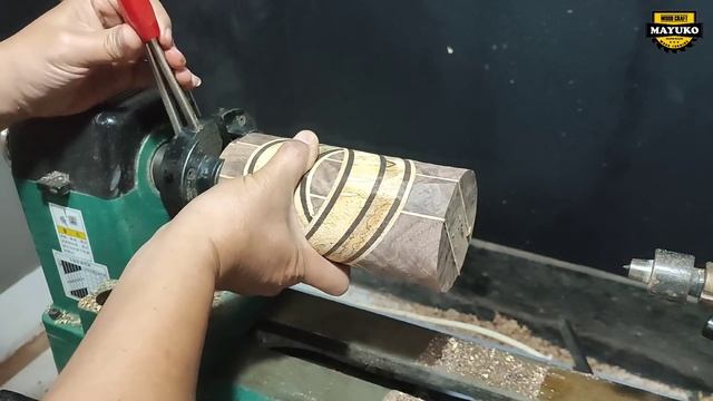THE TUMBLER, woodturning смотреть онлайн