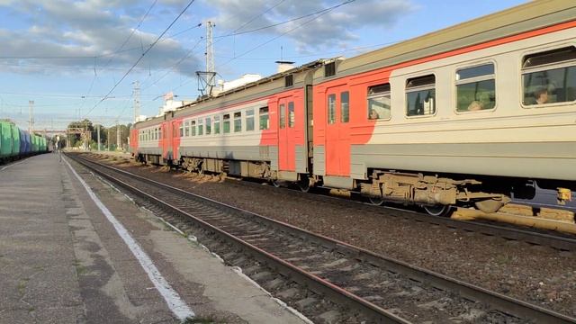 ЭД4М-0209 отправляется со станции Ярославль (Московский вокзал), СЖД