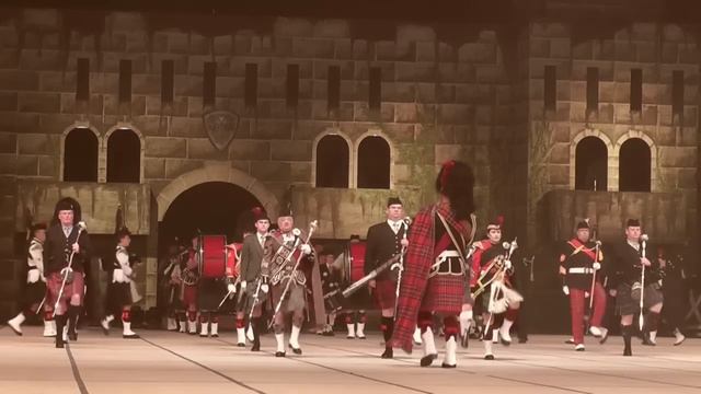 International massed pipes and drums @ Tattoo Sankt Gallen смотреть онлайн