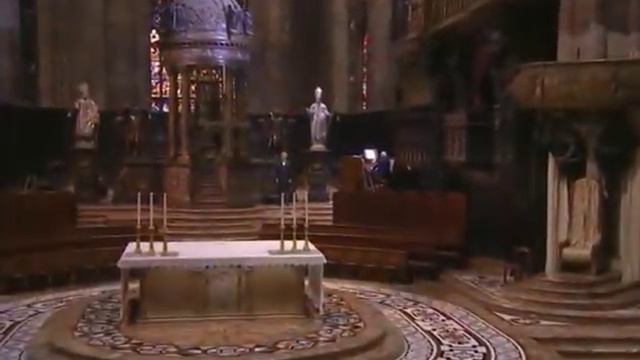 Bocelli Duomo di Milano - Ave Maria смотреть онлайн