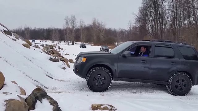 Escape 4 x 4 Wheeling Off Road смотреть онлайн