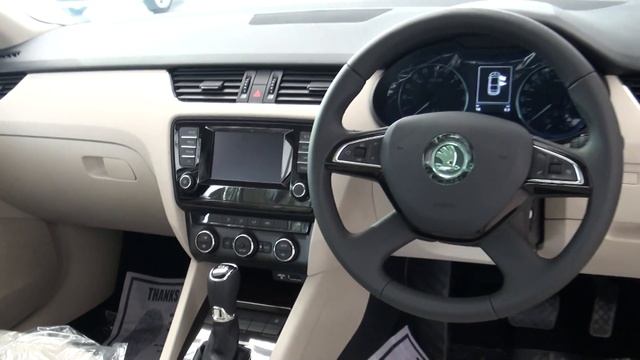 Skoda Octavia Interiors (2015) DSG Gearbox & Back Seat Space