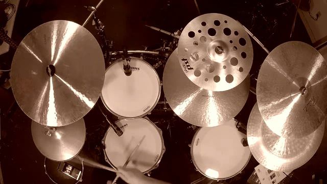 Funk Drum Beat with Stops 107 BPM смотреть онлайн