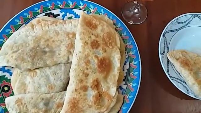 СМАЧНЫЕ ЧЕБУРЕКИ НА ДЕНЬ ВСЕХ ВЛЮБЛЕННЫХ !УРА ТОВАРИЩИ! смотреть онлайн