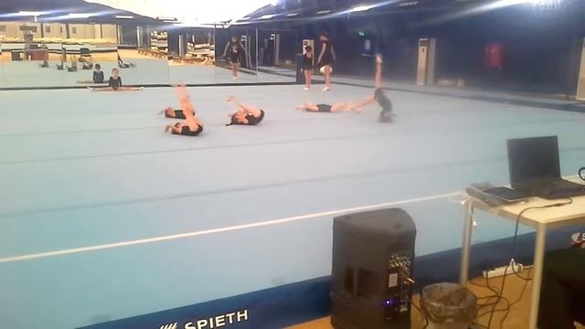 младшая группа по спортивной гимнастики в MGA смотреть онлайн
