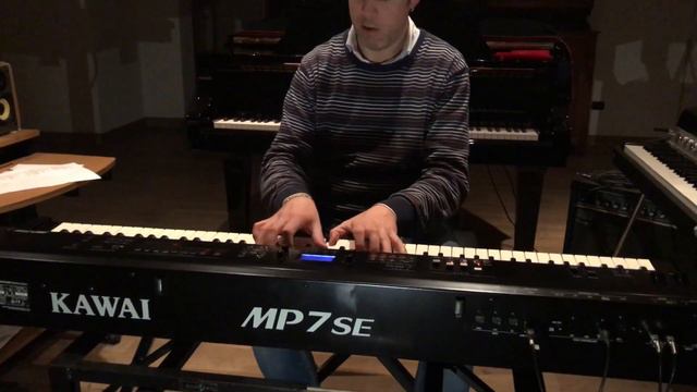 Jazzy solo on Kawai MP7 смотреть онлайн