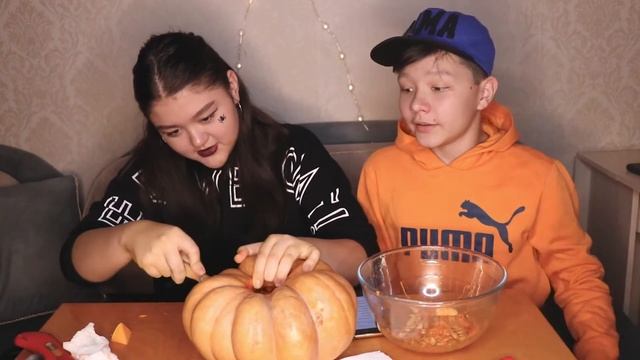 Как вырезать тыкву на Хэллоуин ?| ОЧЕНЬ СТРАШНЫЕ РАЗГОВОРЫ НА HALLOWEEN ? смотреть онлайн
