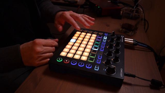 Novation Circuit | Sweet 16 Rhythm Tutorial смотреть онлайн