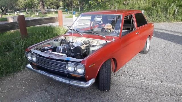 Datsun 510 l20b. Holley sniper efi. смотреть онлайн