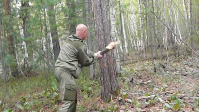 Как готовят дрова для костра в тайге, часть 1 смотреть онлайн