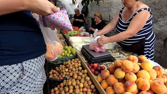 Отдых в Грузии! Рынок Кобулети,цены,позитивное общение с торговцами). смотреть онлайн