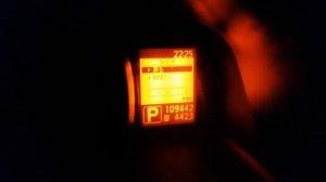 Nissan nv200 убираем масленку, разбираемся в мониторе и переводим на русский язык