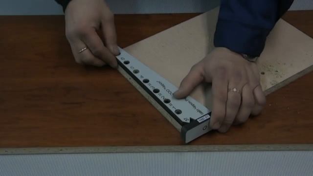 Мебельный кондуктор для сверления отверстий в плоскости под стяжки евровинты конфирмат МК 17 смотреть онлайн