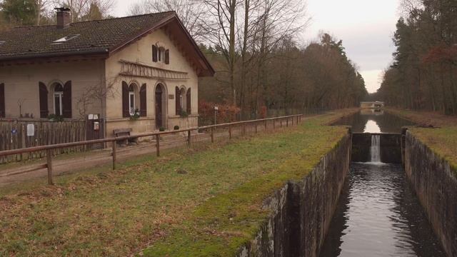 Sony AX 700 HDR - ein Januartag am Alten Kanal bei Nürnberg смотреть онлайн
