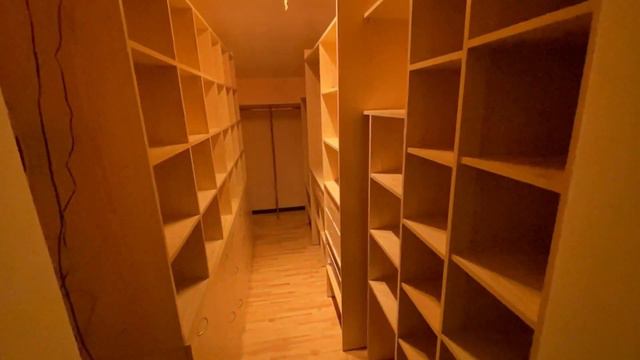 Дом ул. Кальвильнная, 3. Нивки, пересечение ул. Северо-Сырецкая и И.Выговского (бывшая ул. М.Гречко смотреть онлайн