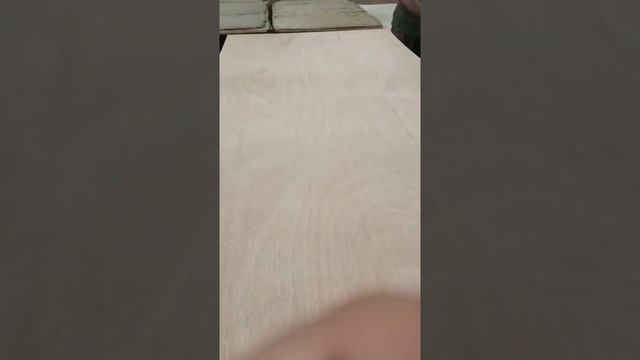 Okoume plywood--8feet*4feet*4mm(1220*2440*4mm) смотреть онлайн