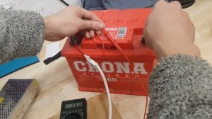 Как зарядить аккумулятор с помощью блока питания?