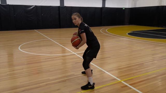 ДРИБЛИНГ ДВУМЯ МЯЧАМИ. ОСНОВНЫЕ ОШИБКИ смотреть онлайн