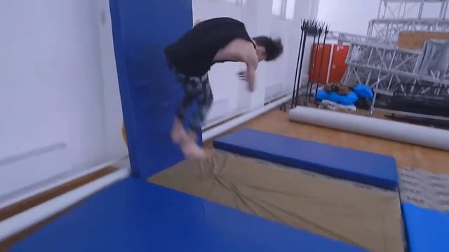 B.F.T 2016 смотреть онлайн