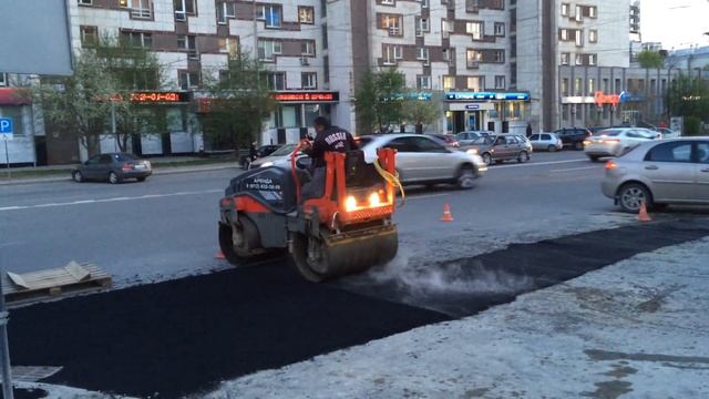 Асфальтирование на улице Малышева смотреть онлайн