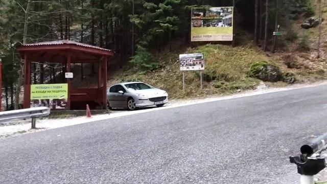 Вход в пещеру Дьявольское горло. Родопы. Болгария смотреть онлайн