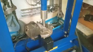 OLEO MAC SPARTA 25. Замена поршня, сальника коленвала и подшипника