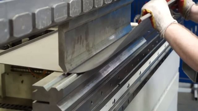 Радиусная гибка листового металла смотреть онлайн