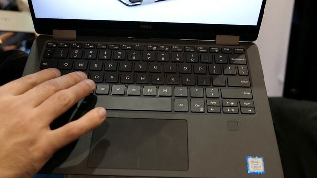 Dell XPS 13 2 in 1 Convertible Hands On смотреть онлайн